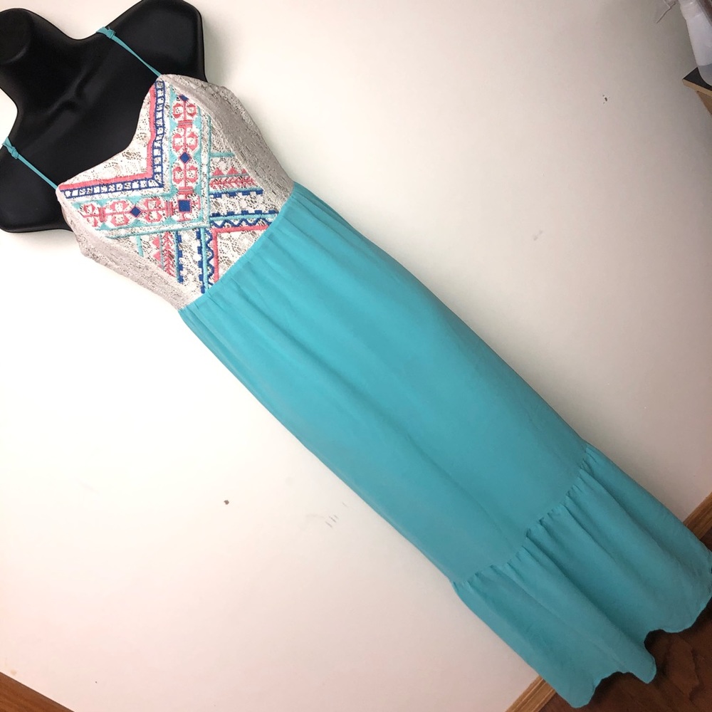 Jealous tomato-vtg look Embroidered top,aqua chiffon maxi dress w/ruffle hem EUC